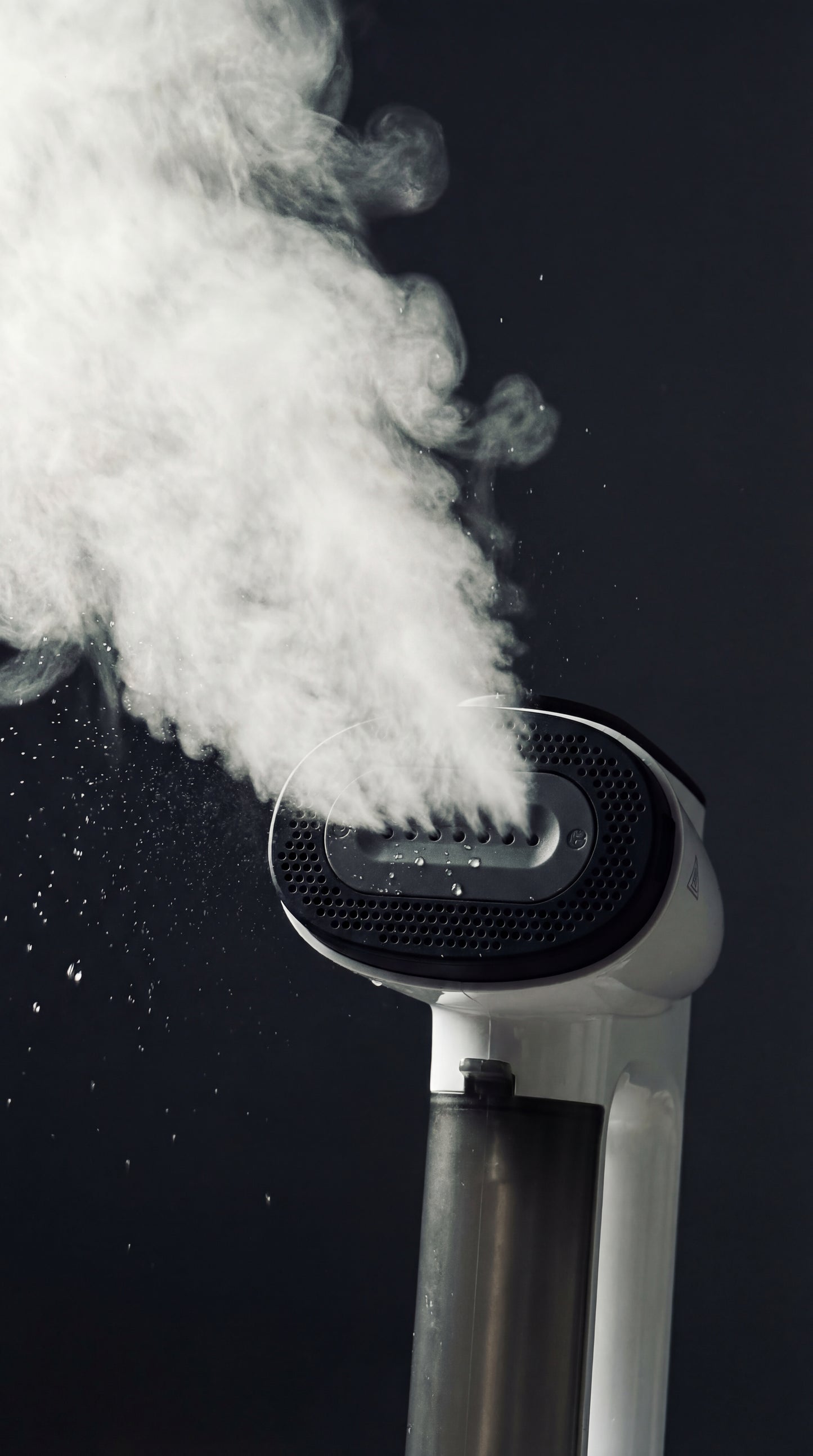 Portable Garment Steamer – Fast & Powerful Fabric Steamer for Wrinkle Removal, Clothes Refreshing, and Home Use